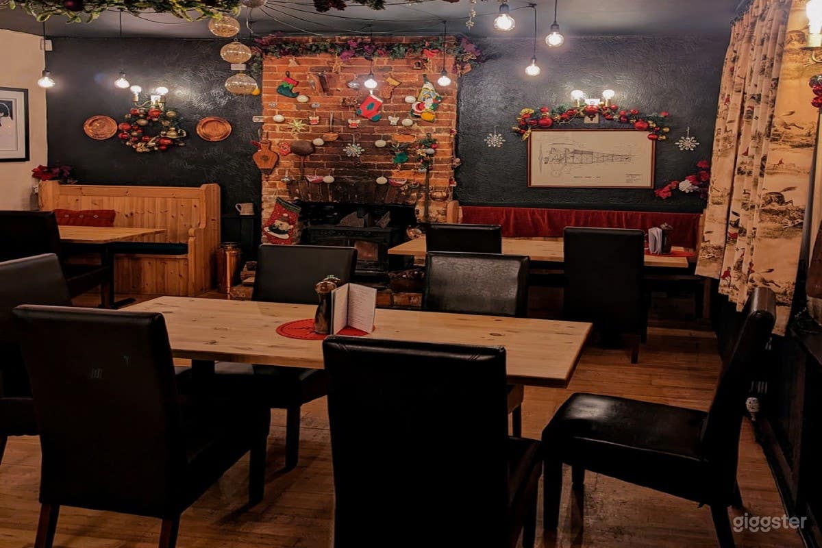 Classic Countryside Pub with Dining Spaces Photo 3