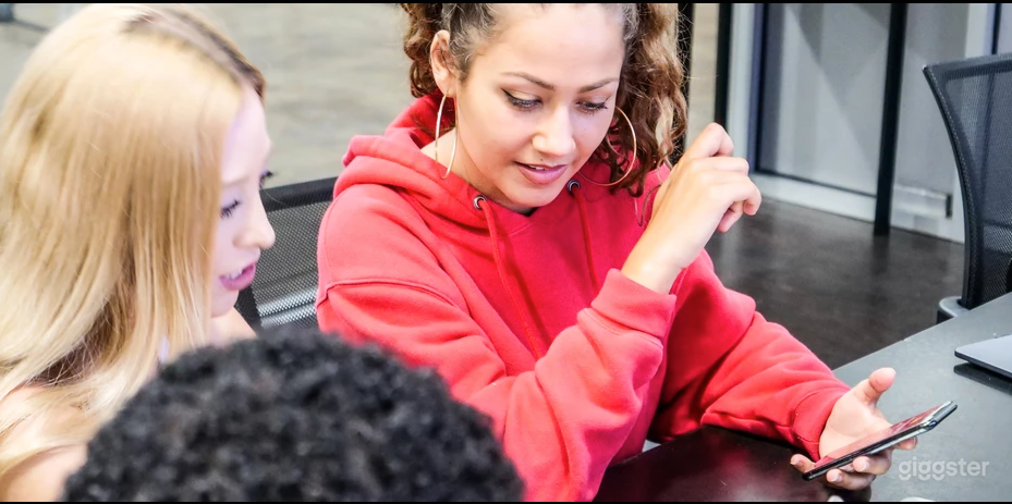 Creative Conference Room Photo 3