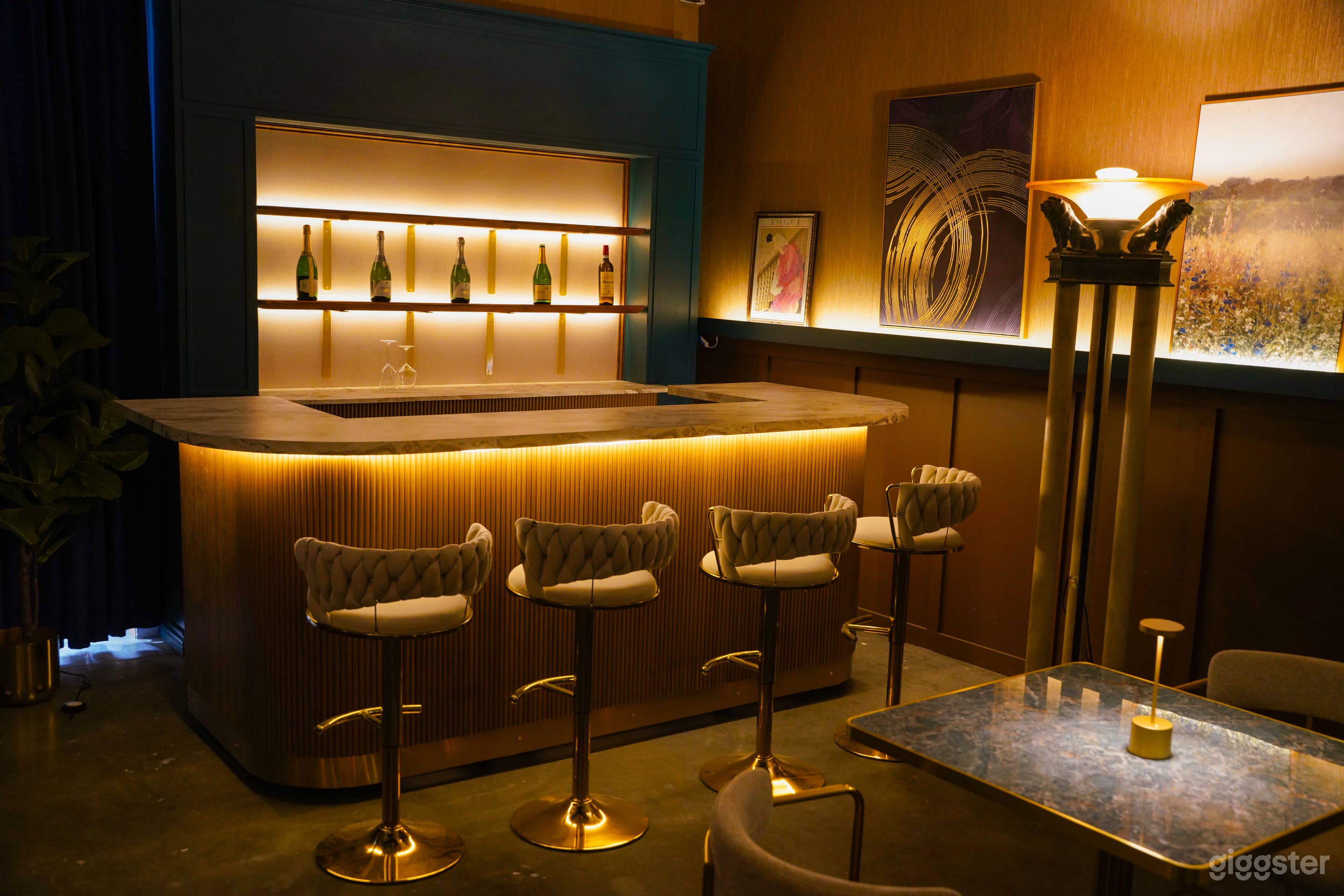Luxury Bar and Restaurant Film Multi Set Studio near DTLA Photo 4