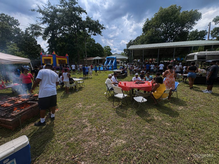  this is AI to show great possibilities and for imagination just like the other photo & the carport baby shower is AI. 