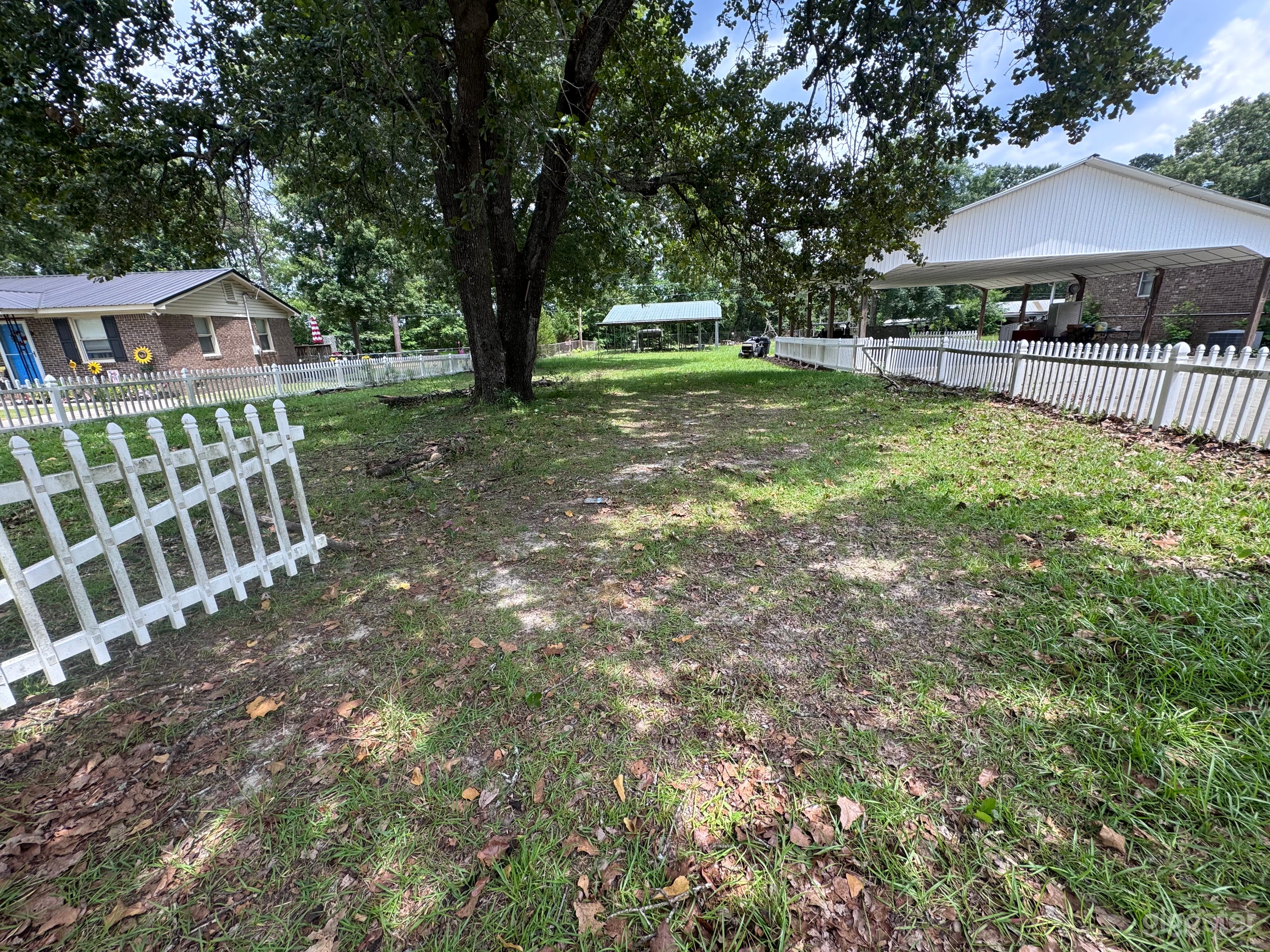 country backyard Photo 3