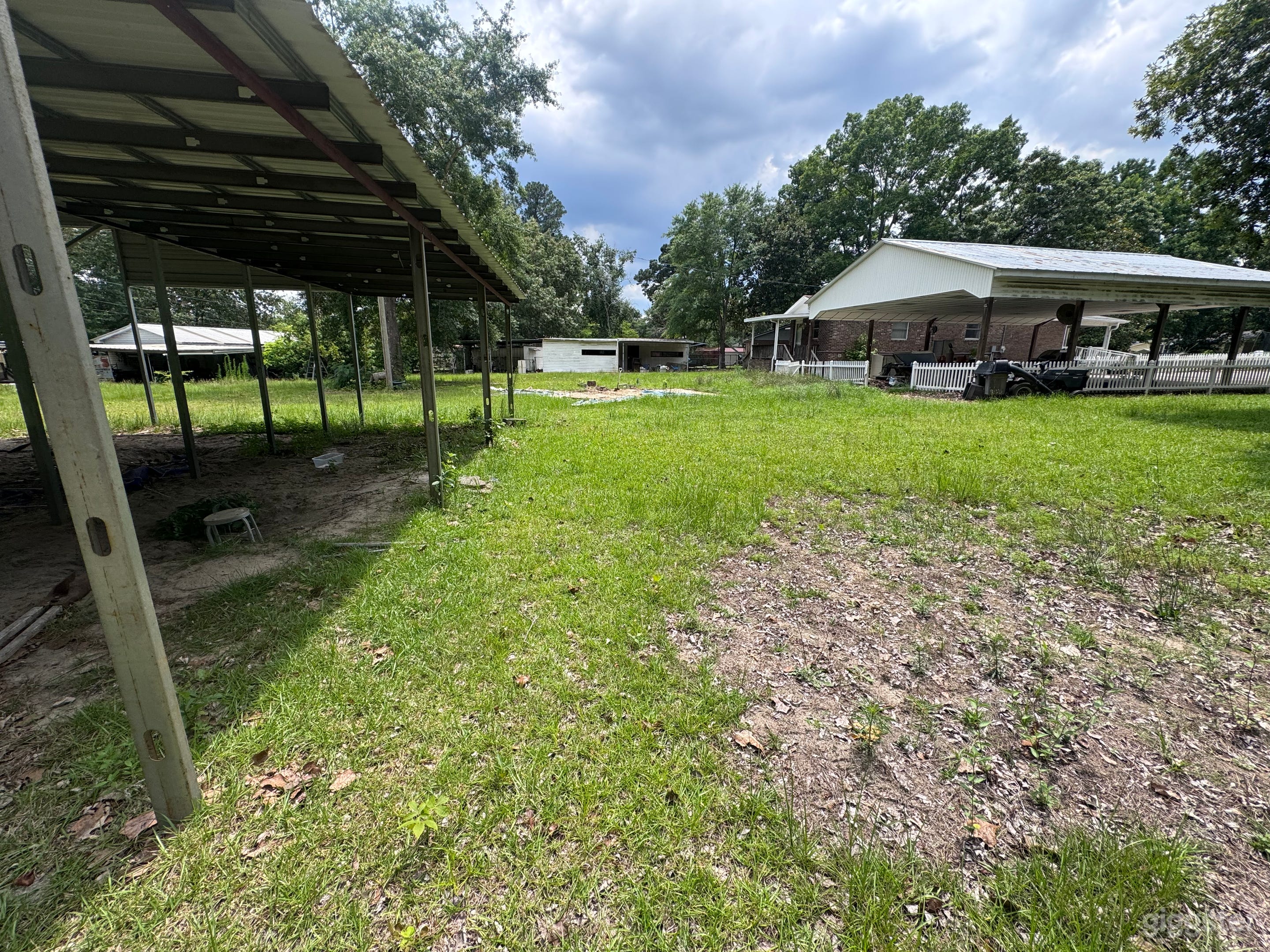country backyard Photo 1