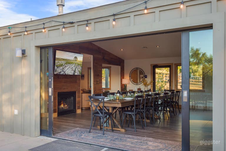  Indoor and outdoor event space 
