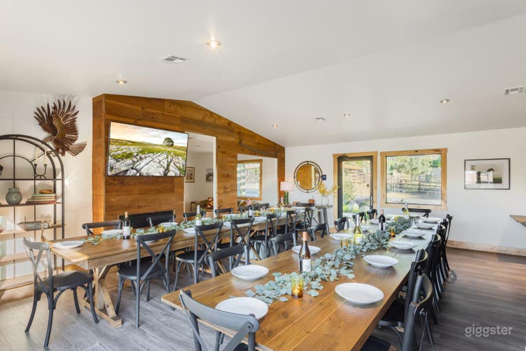  Indoor and outdoor event space 