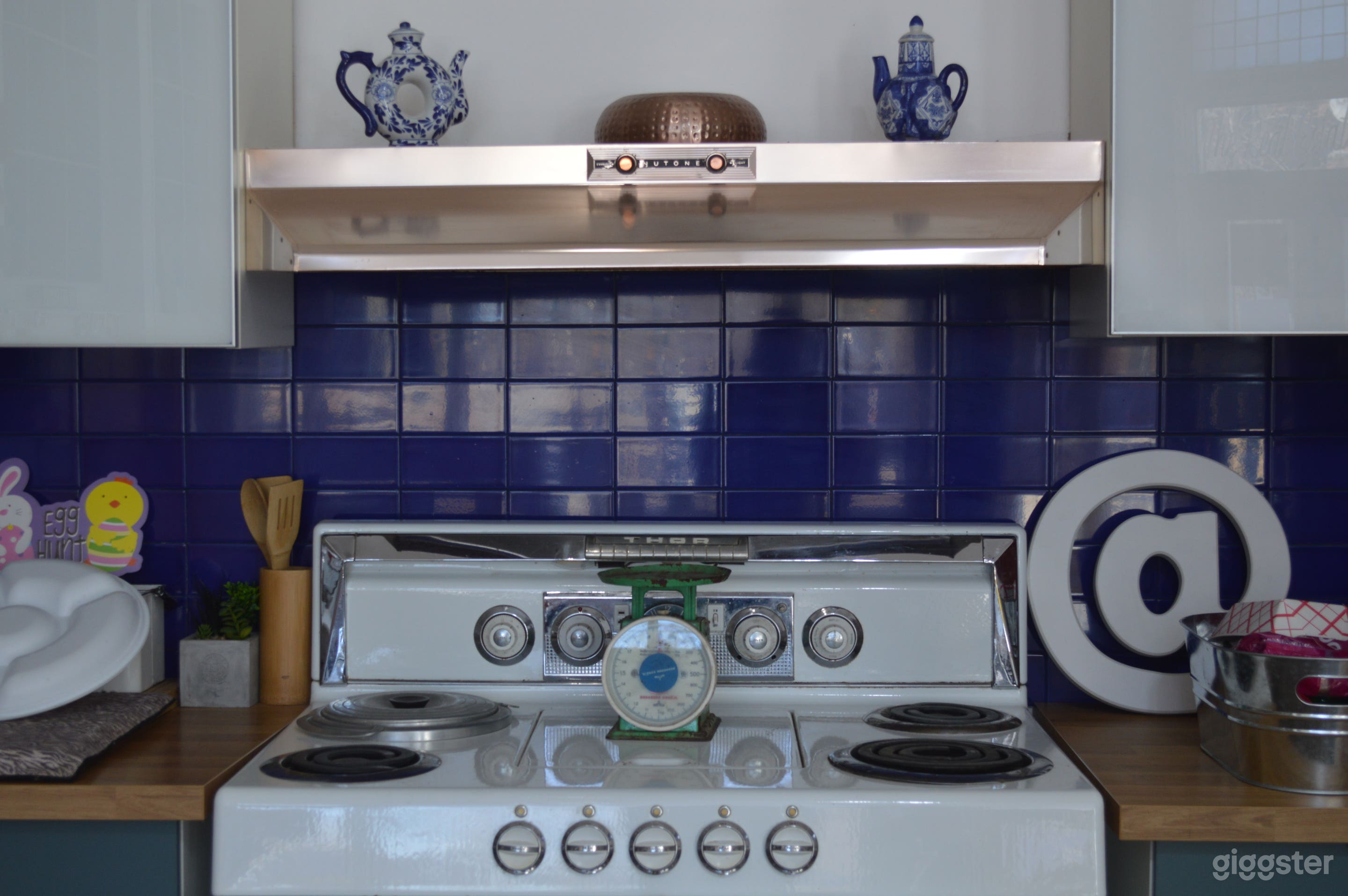 Open Concept Character Filled Street Level Space Photo 3