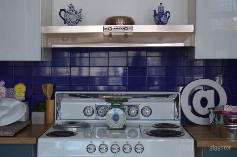  Open Concept Character Filled Street Level Space 