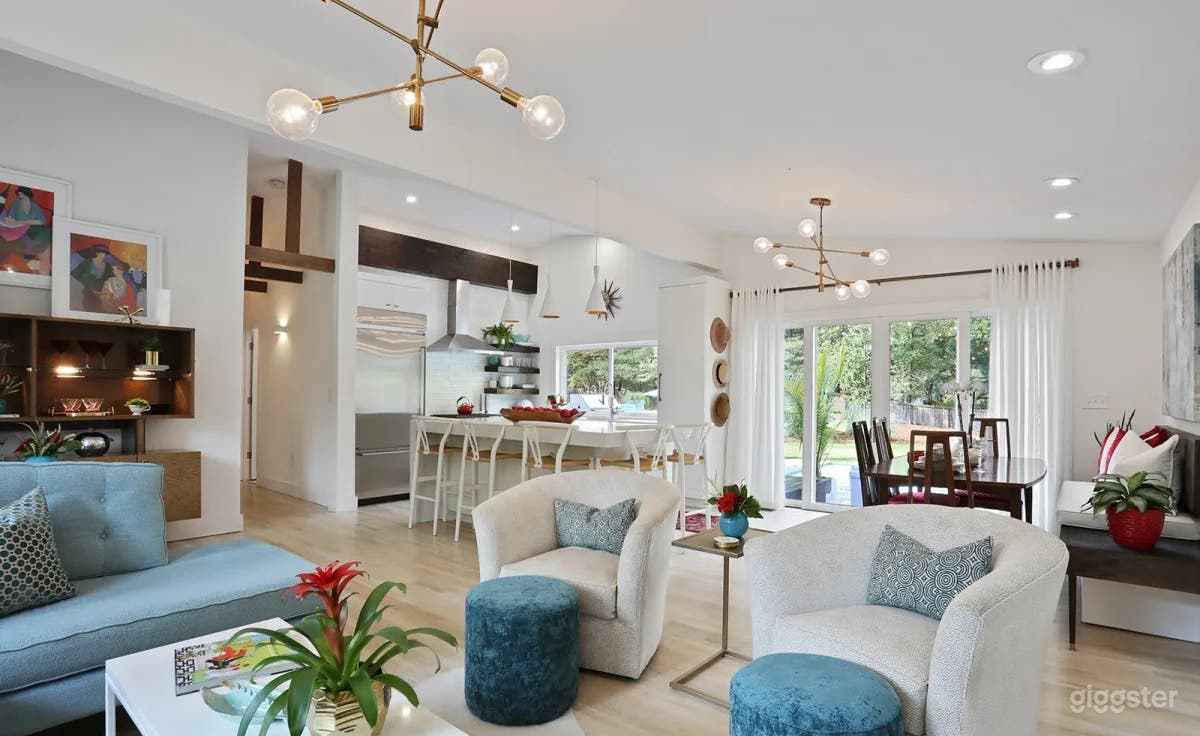 Midcentury Home with Pool in Alpharetta Photo 3