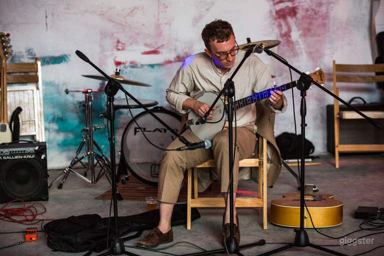  An Alluring Industrial Style Venue in London 