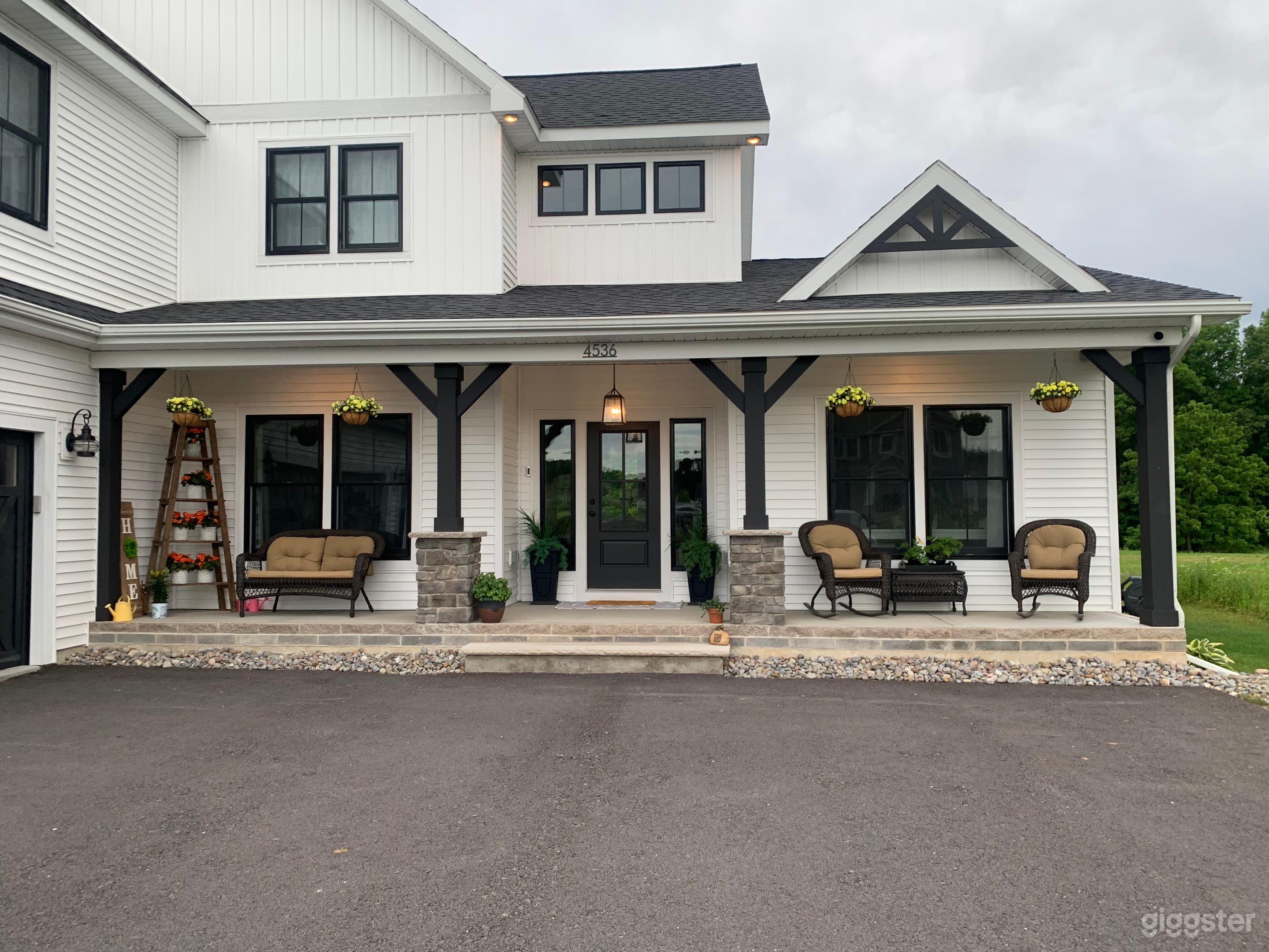 Modern Farmhouse in upstate NY Photo 2