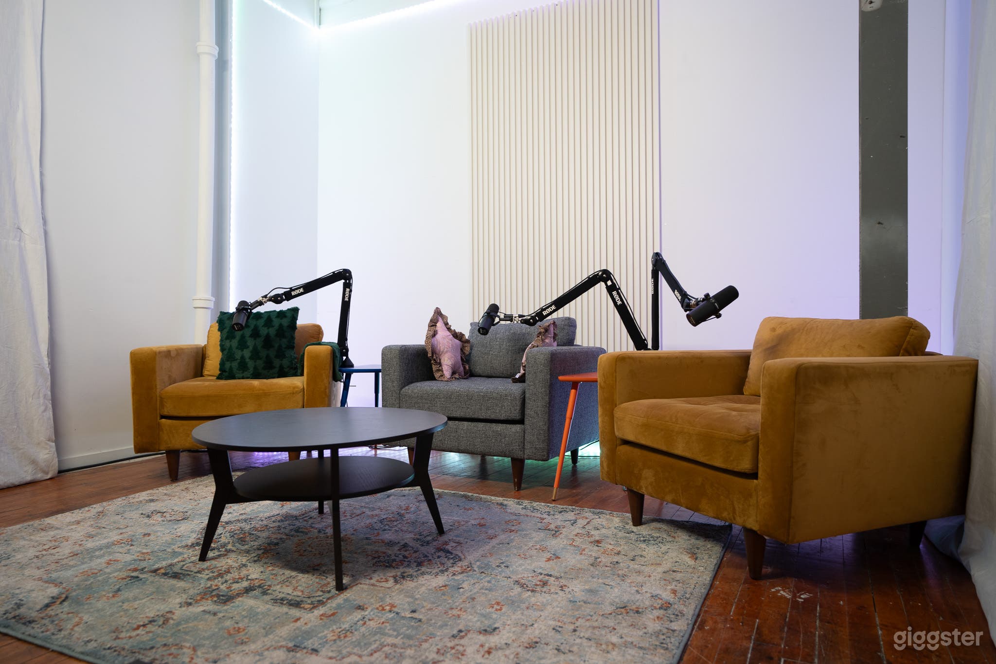 Fully equipped Podcast Studio Photo 2