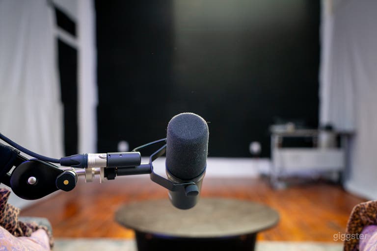  Fully equipped Podcast Studio 