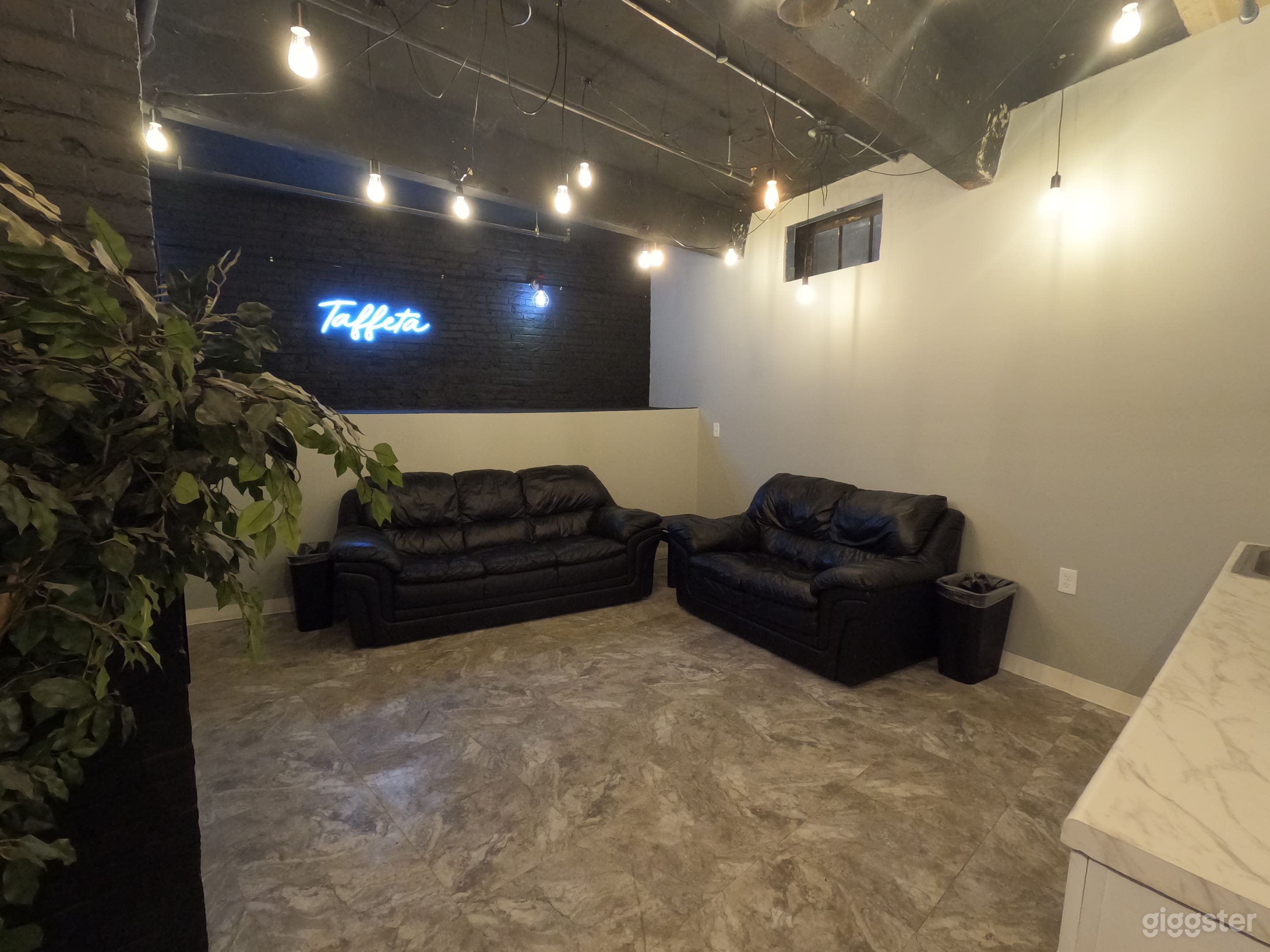 Music Venue with industrial charm Photo 2