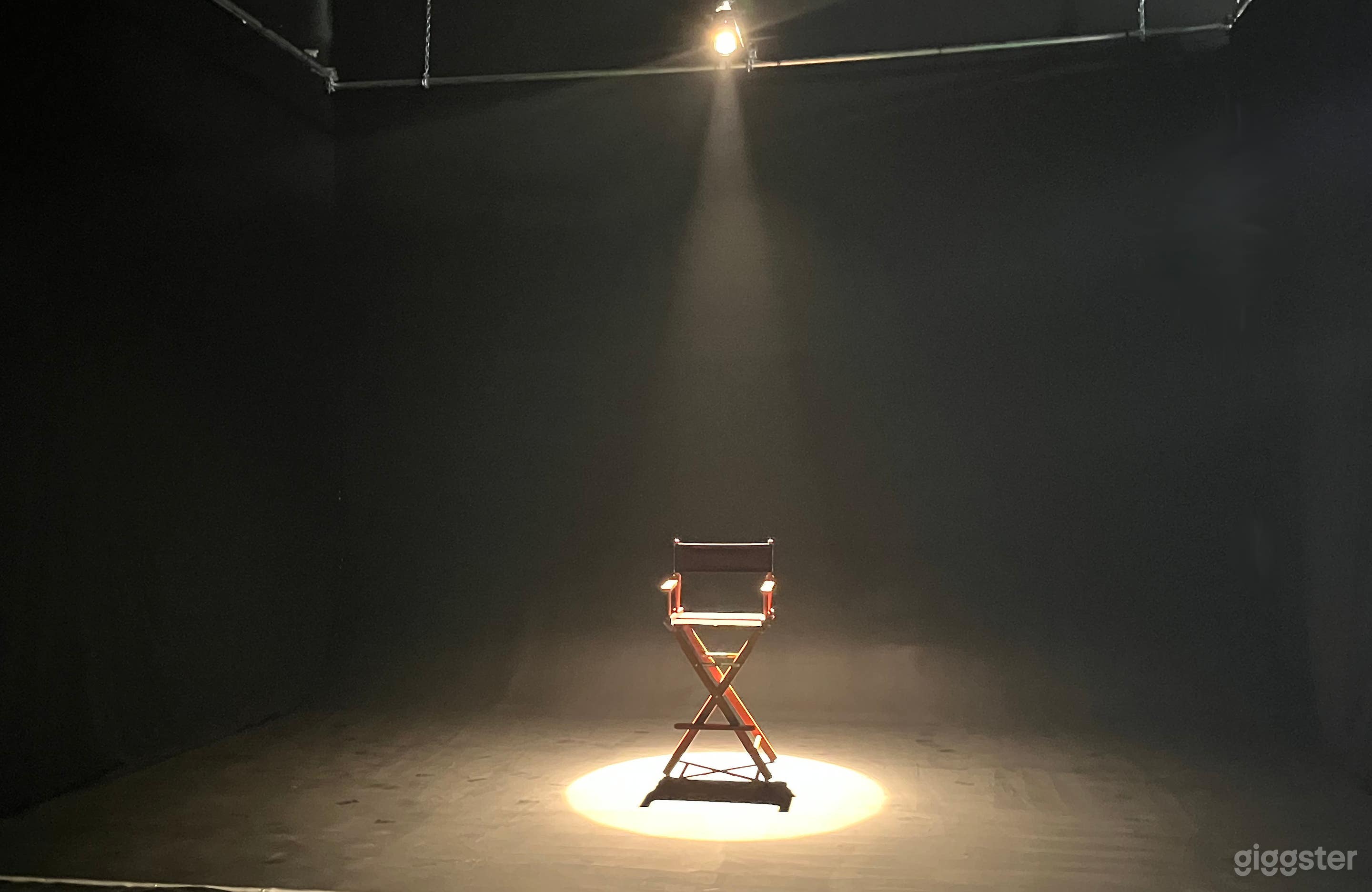 20' x 20' x 15' Black Cyc / Black Void