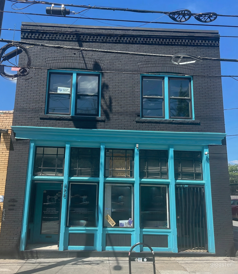  Charming Gallery — Where Ideas, Community & Wellness Meet 