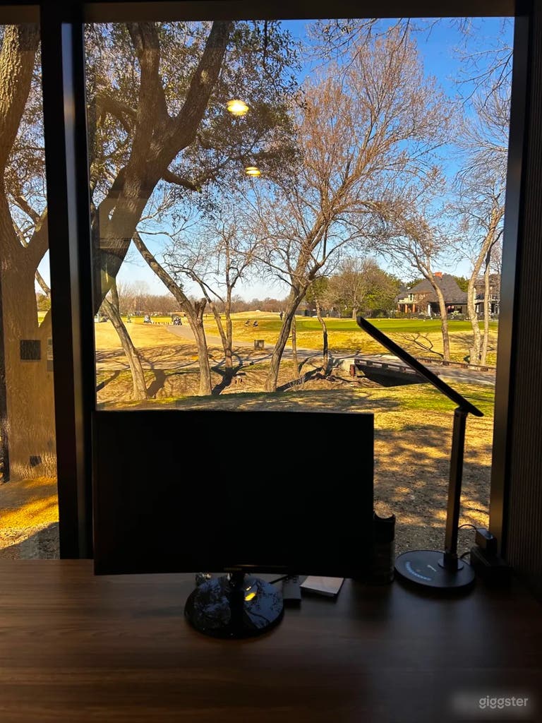 Private Office with a Panoramic View 