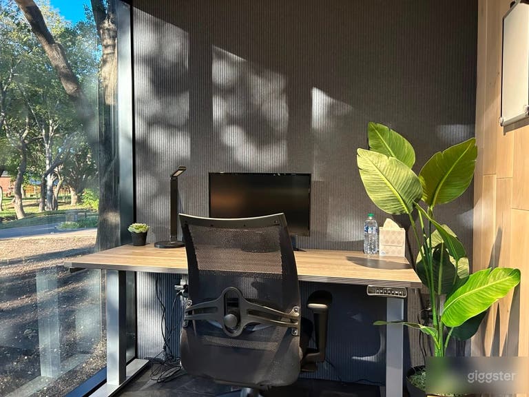  Private Office with a Panoramic View 