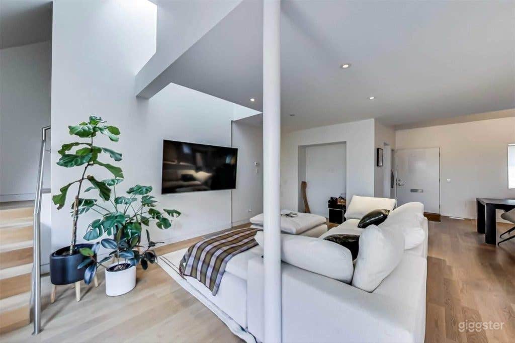 Modern Hideaway In The Heart Of Downtown Toronto Photo 3