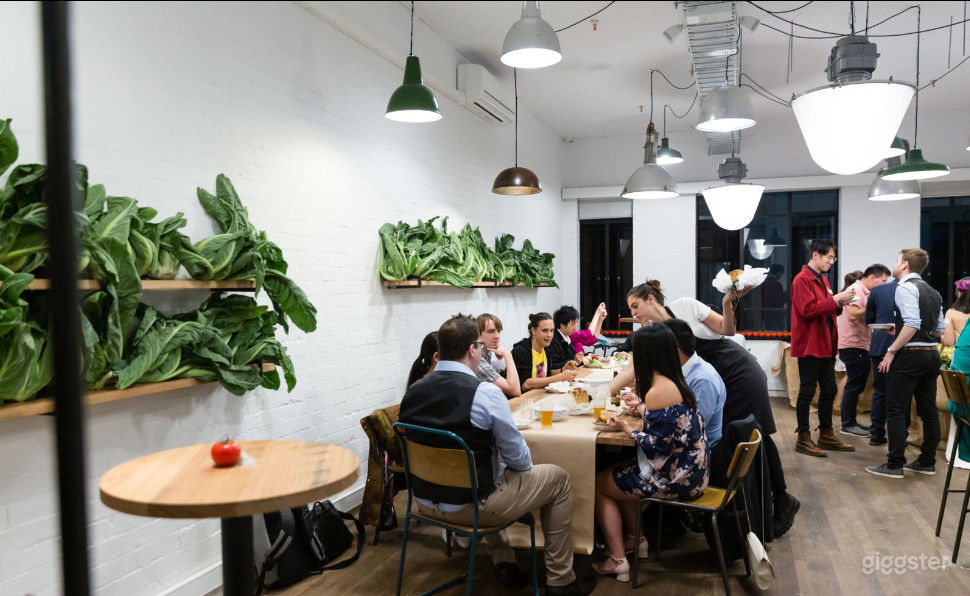 Private Dining Room at Impressive Restaurant  Photo 2
