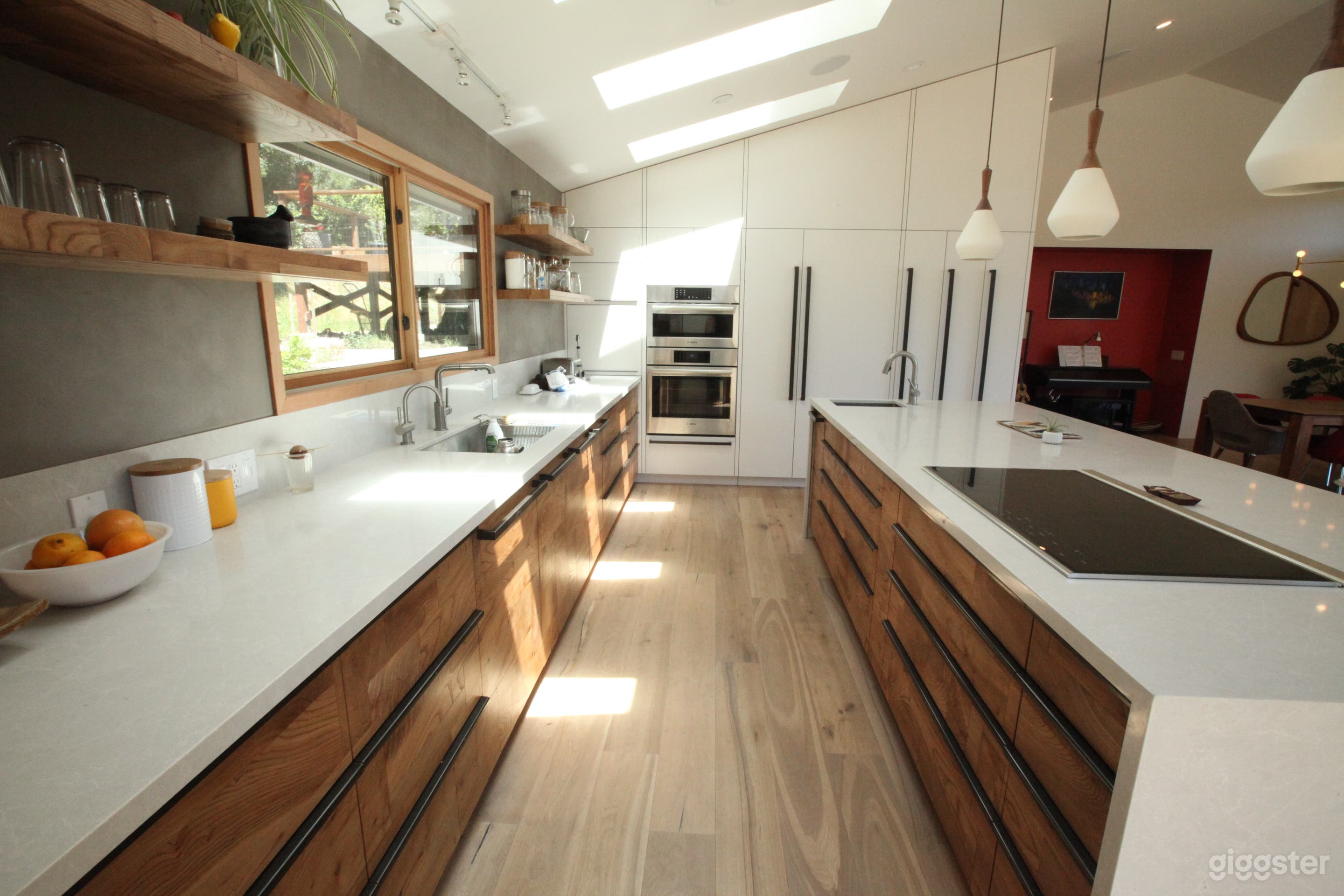 Modern Home in the Santa Cruz Mountains Photo 2