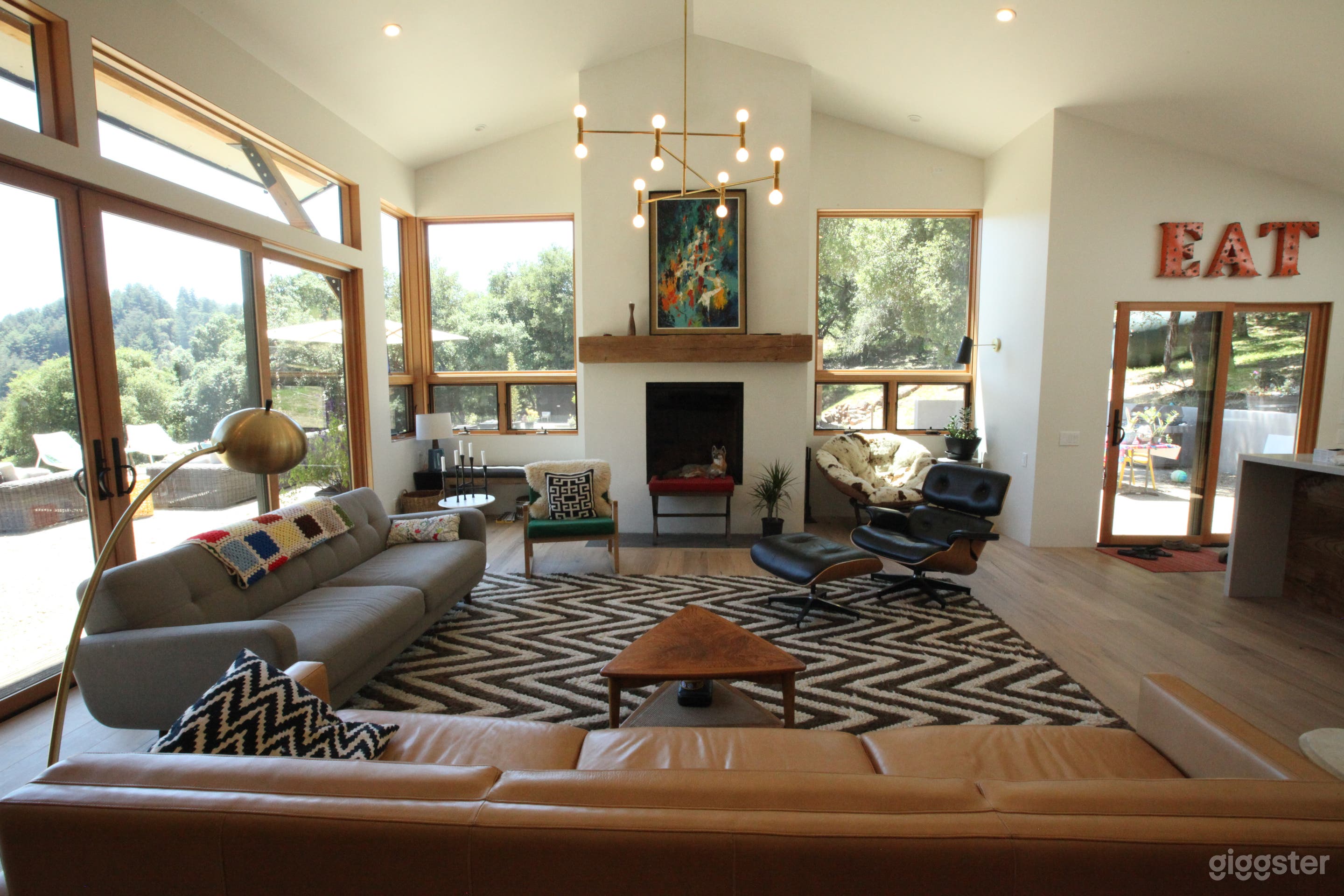 Modern Home in the Santa Cruz Mountains Photo 3