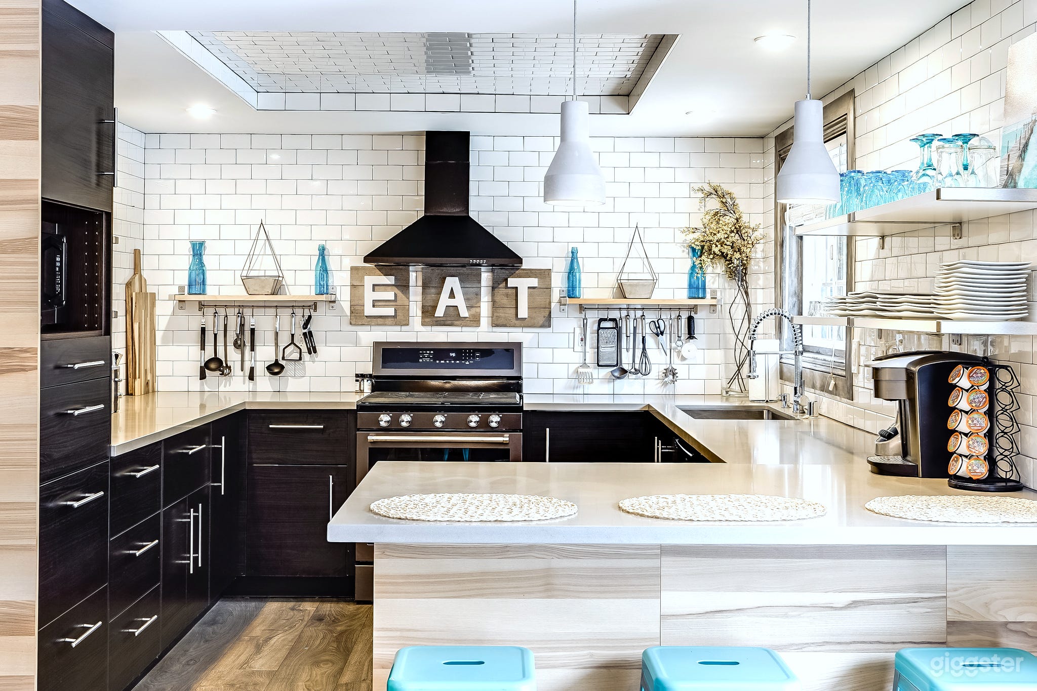 HGTV Style Coastal Retreat! Photo 1