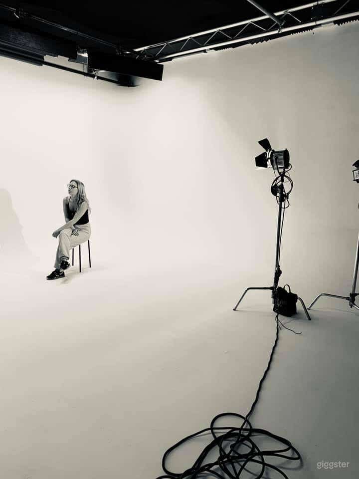 Fully Soundproofed studio - white or greenscreen Photo 1