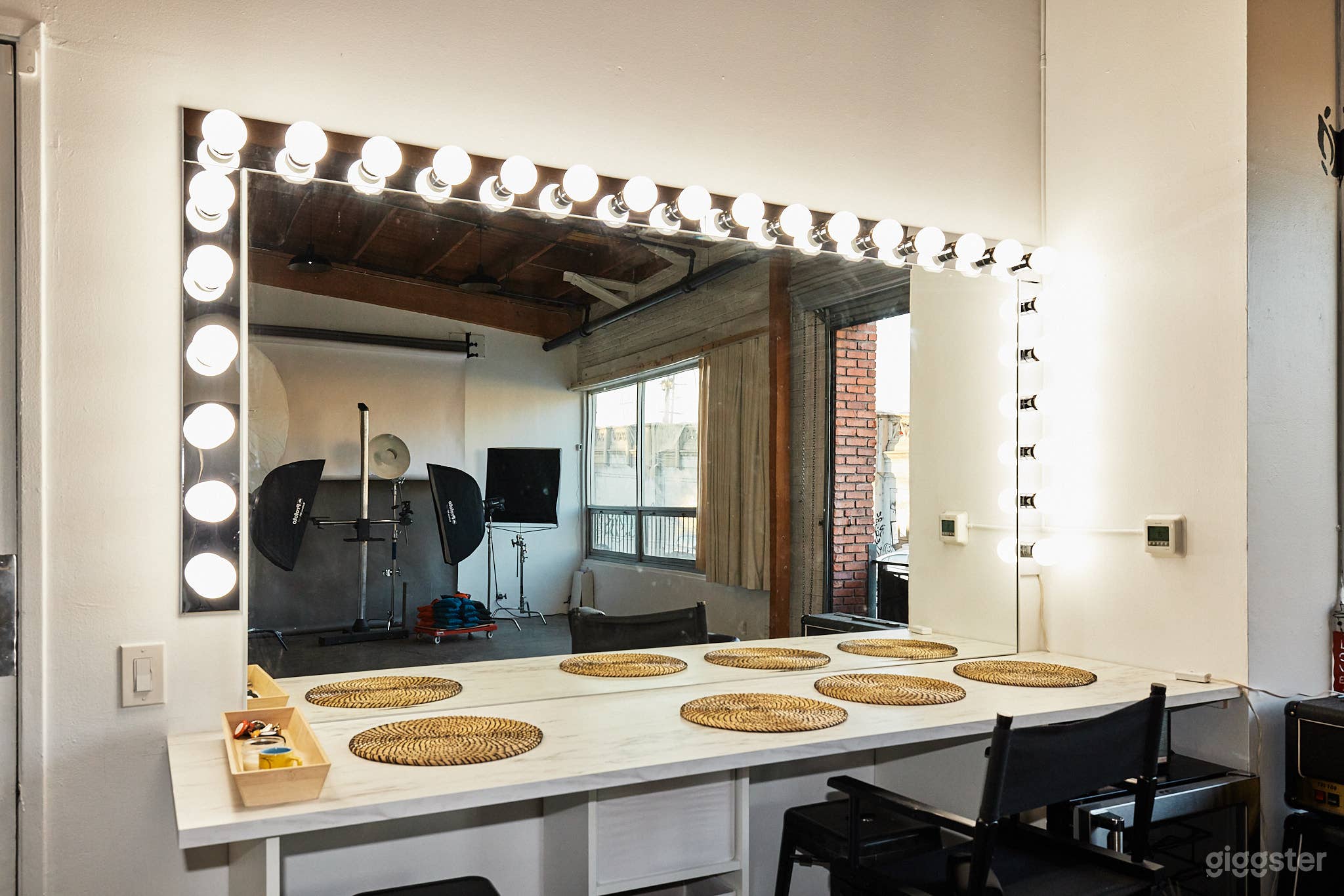 Luminous Arts District Studio Photo 4