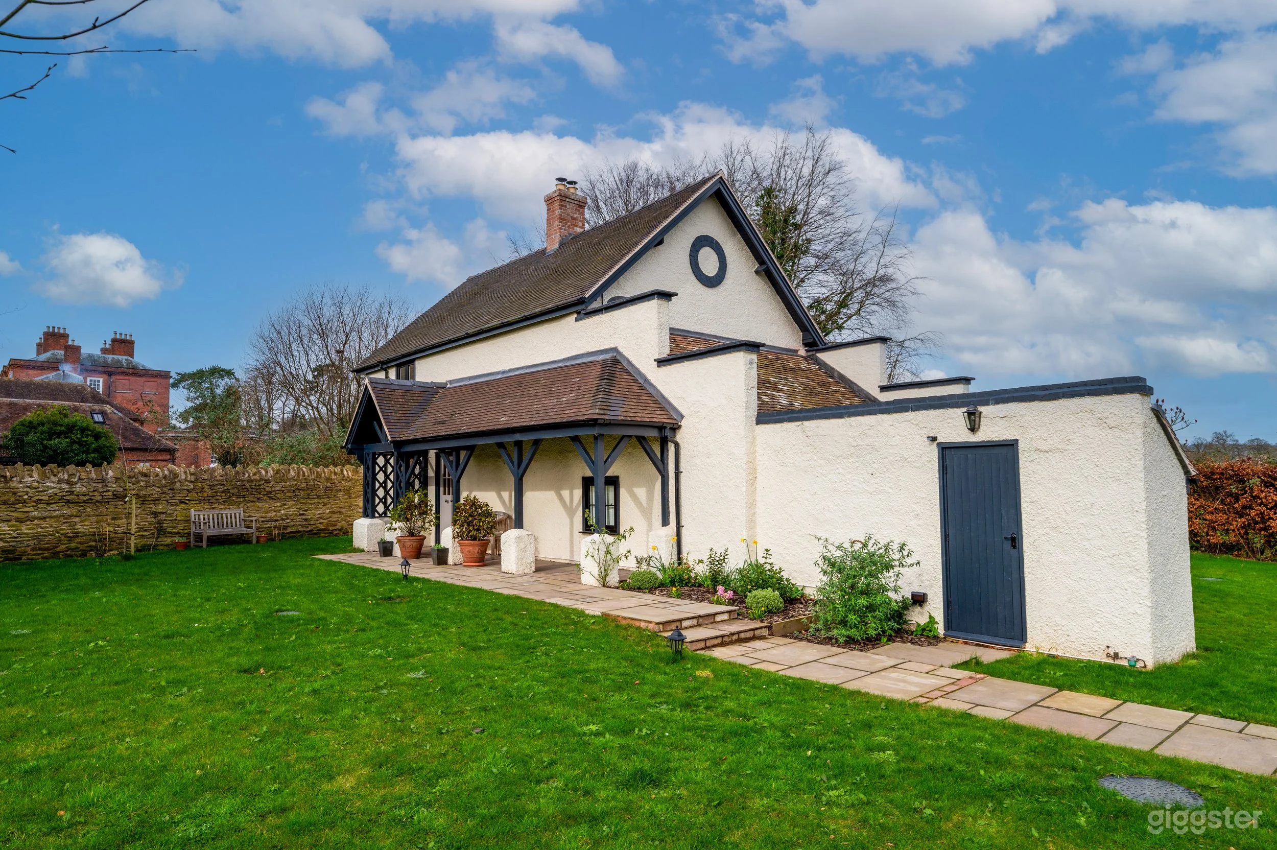 The Garden Cottage Photo 1