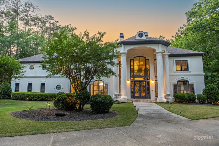  Luxury Atlanta Mansion | Grand Staircase, Pool & Spa 