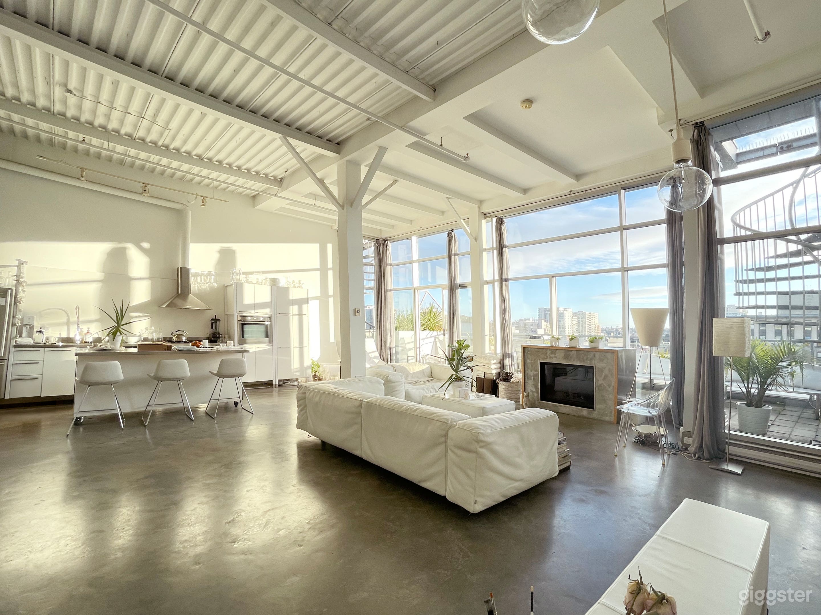 White Loft with open concept, deck and fireplace. Photo 1