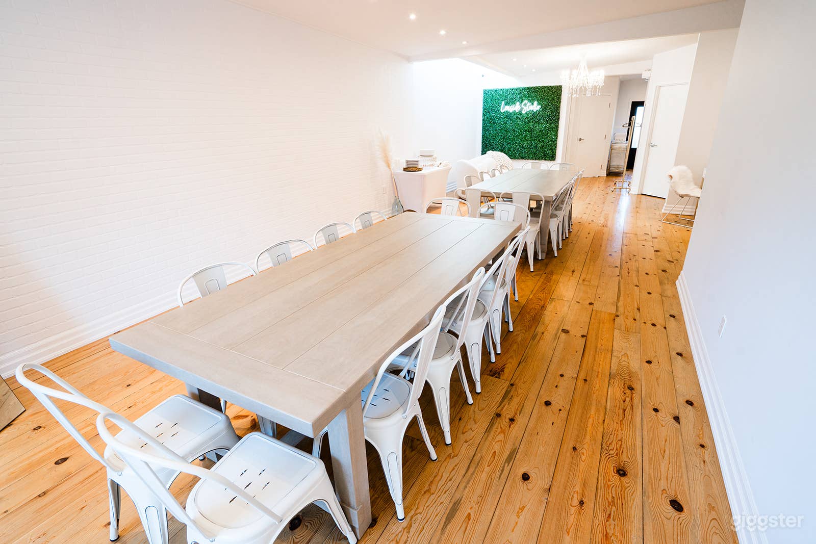 Our pair of stunning farmhouse tables can each accommodate 12 guests, beautifully paired with our distressed-white chairs. Together, they can comfortably seat 24 individuals when placed separately or 20 guests when joined together.