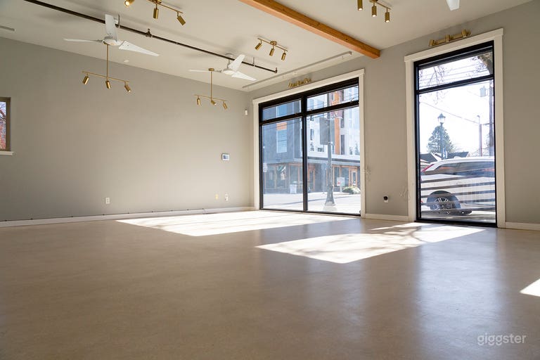  Studio/dépôt commercial dans le quartier des arts 