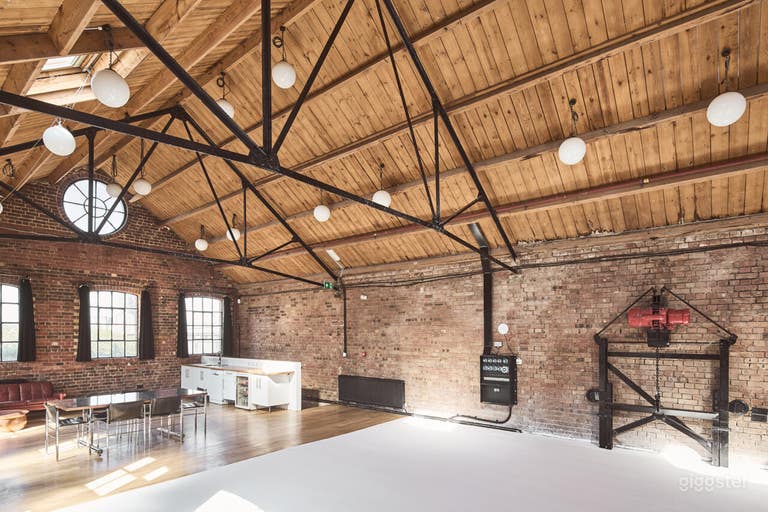  Modern Studio 2 