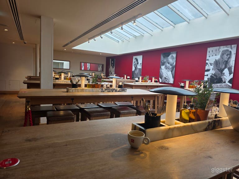  First Floor Sky Light with Stylish Setting 