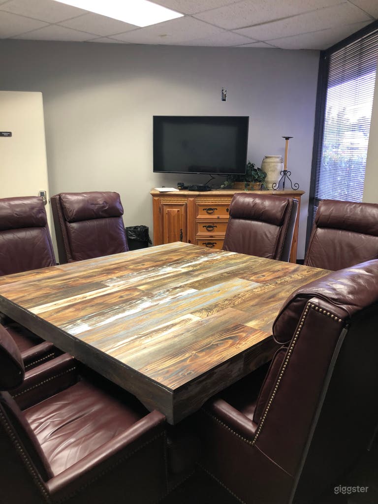  Private Meeting Spaces 