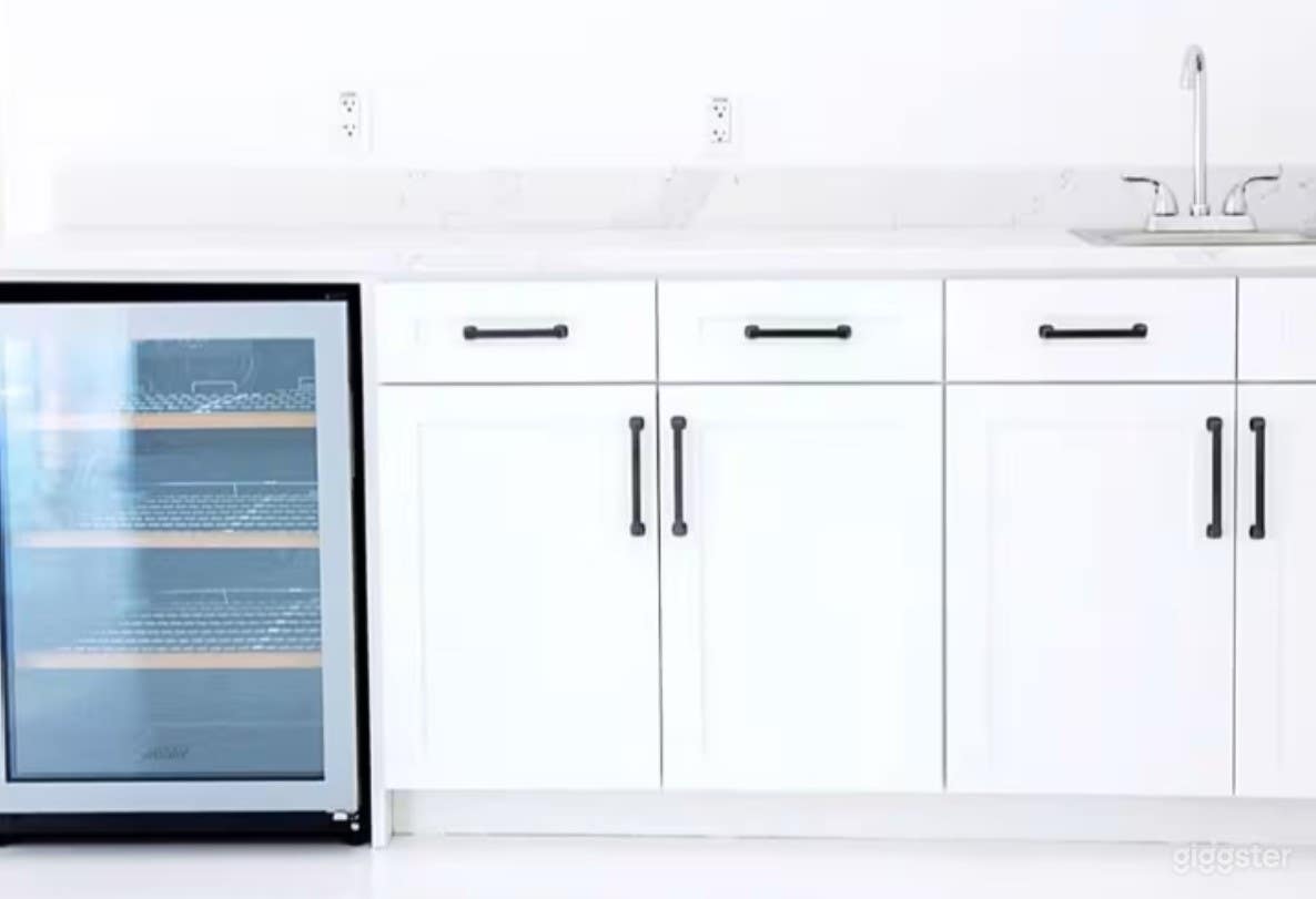 Natural Light Studio Photo 3