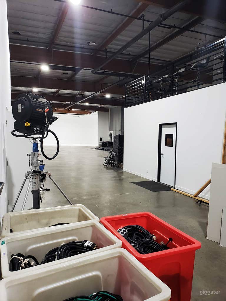  Live Stream Event Venue | Corporate | Private | Quinceañera | Bar Bat Mitzvah | Live Stream Performances 