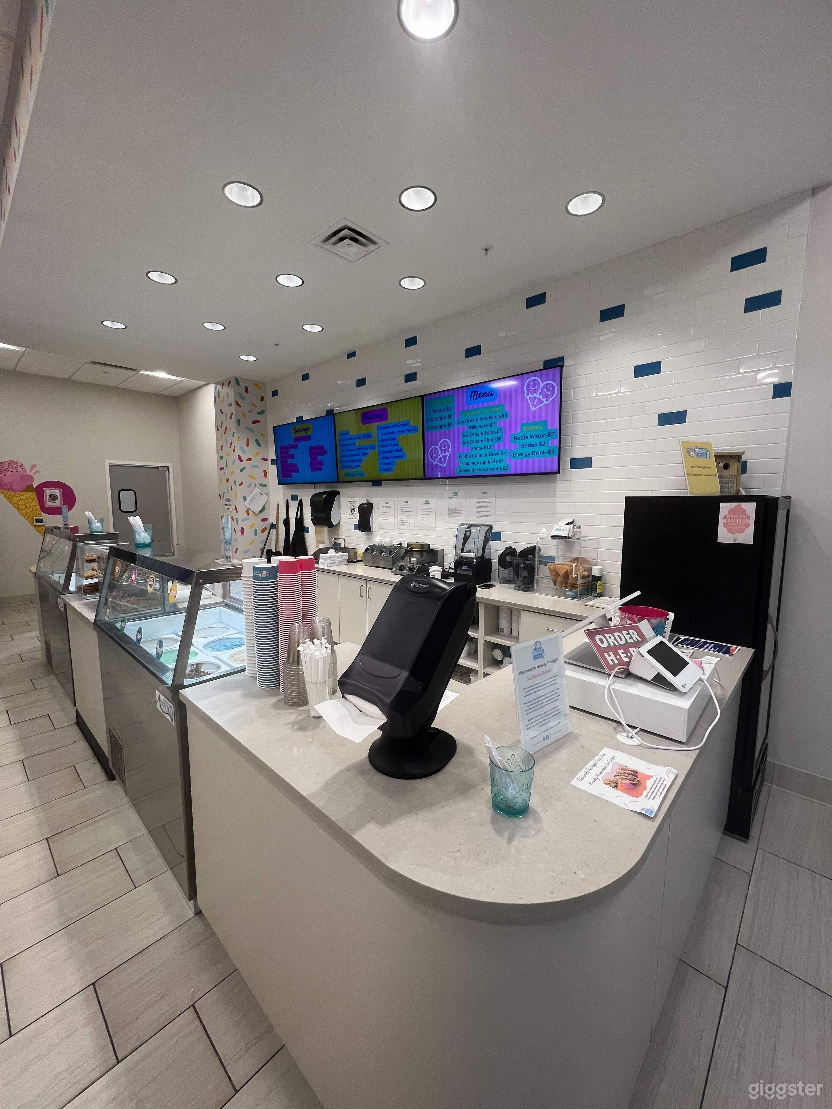 Bright Ice Cream Shop  Photo 3