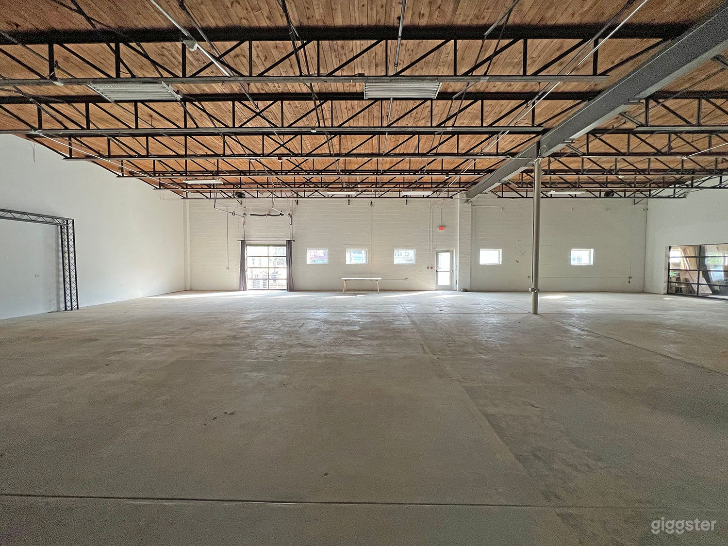 Urban Industrial Studio (A &amp; B) Photo 1