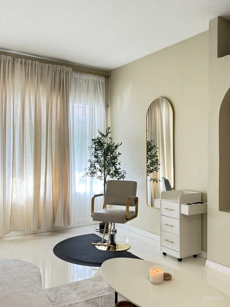  Hidden Modern Content Studio |Tampa Creative Space 