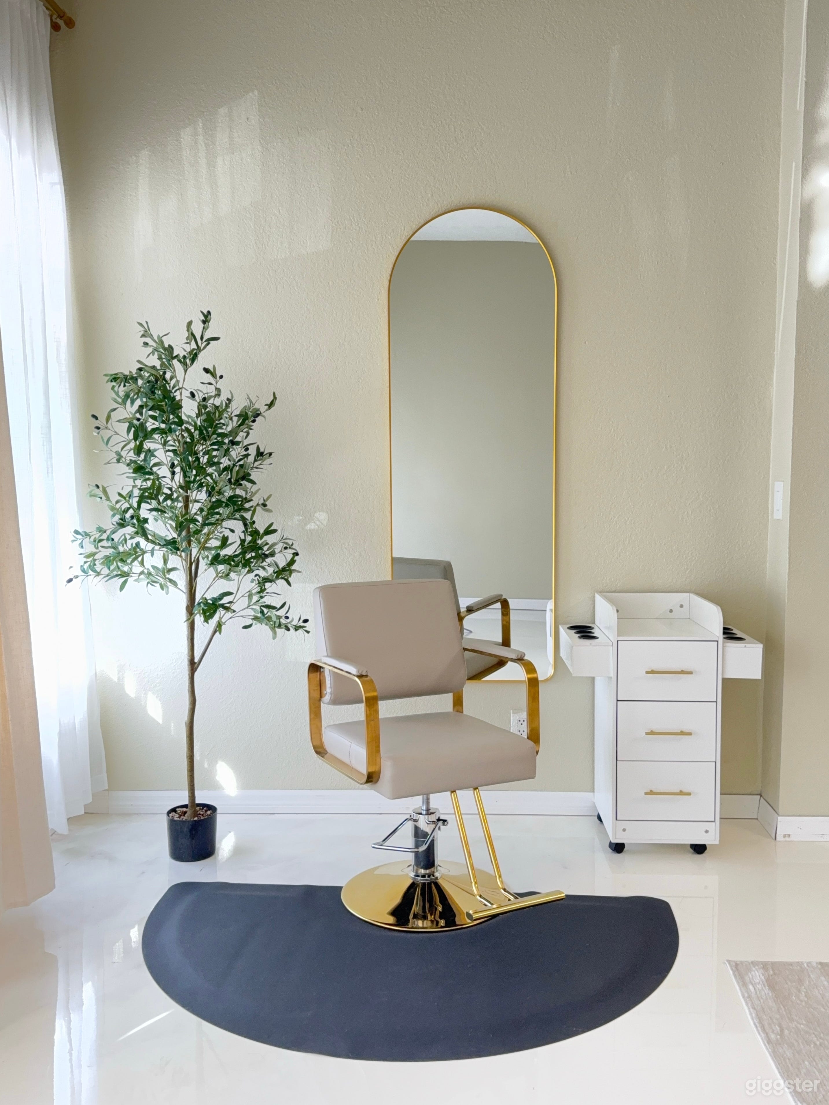 Hidden Modern Content Studio |Tampa Creative Space Photo 2