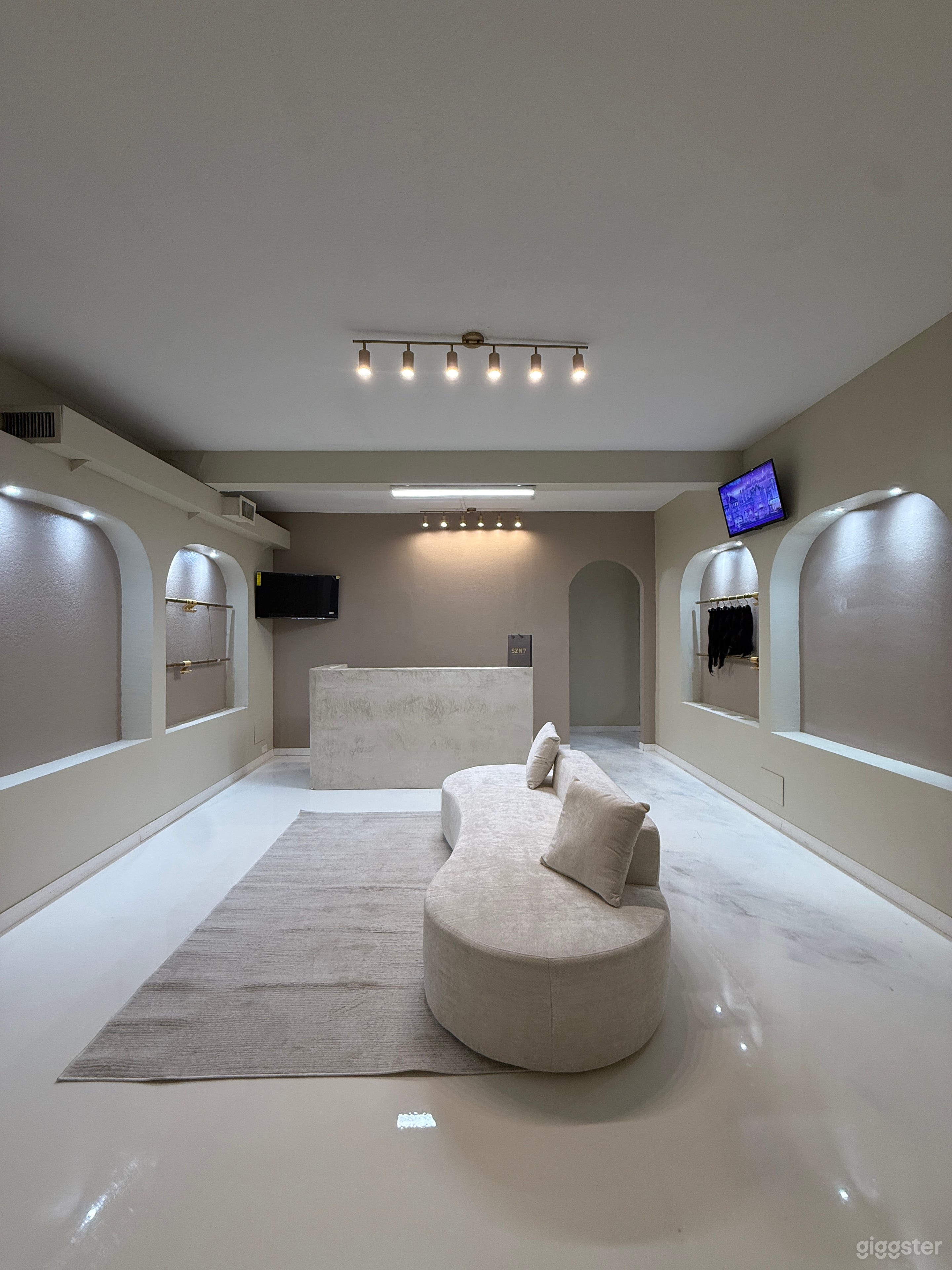 Hidden Modern Content Studio |Tampa Creative Space Photo 3