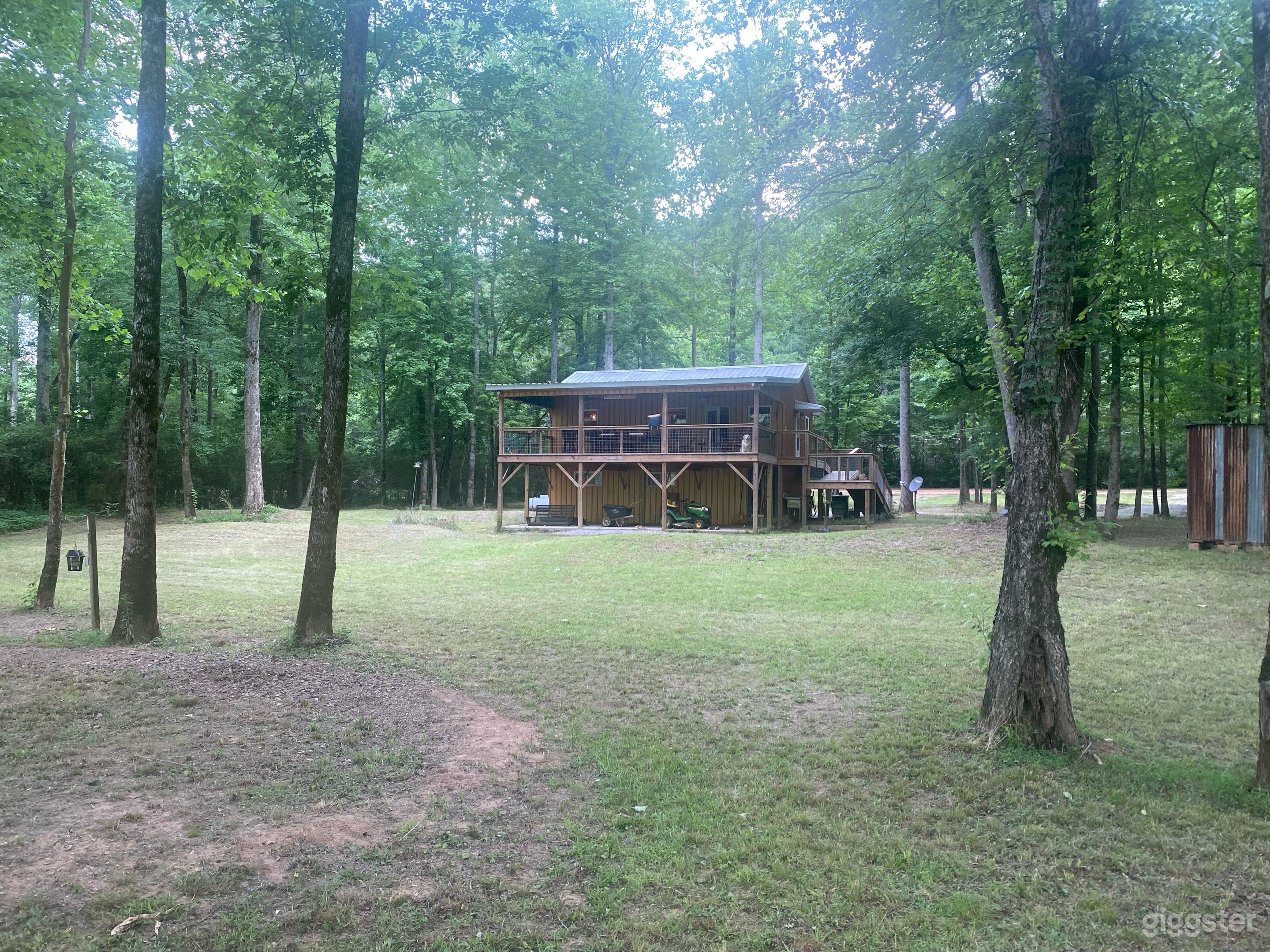 Private river cabin Photo 1