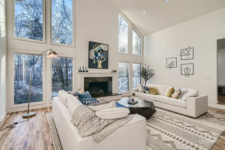  Stairway to Heaven | Spacious & Secluded Home 