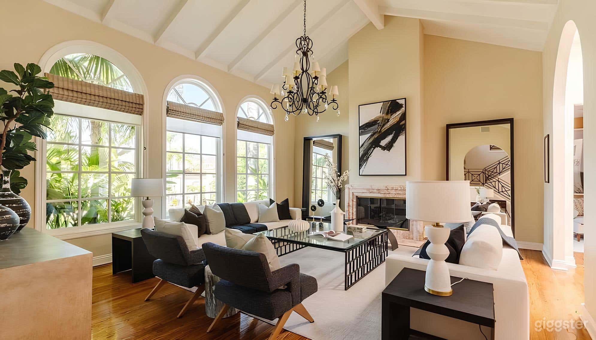 Elegant House Interior Photo 4