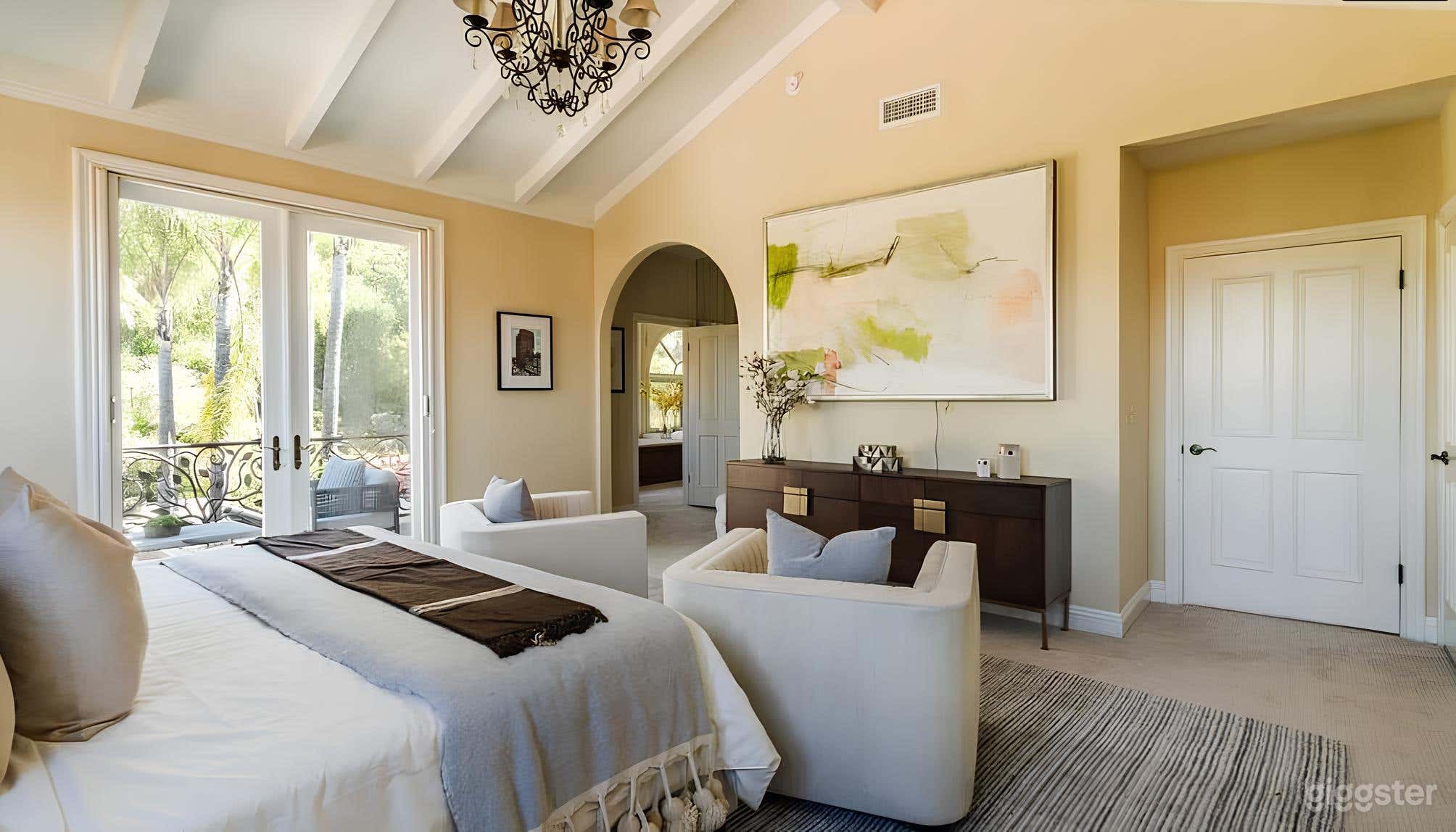 Elegant House Interior Photo 2