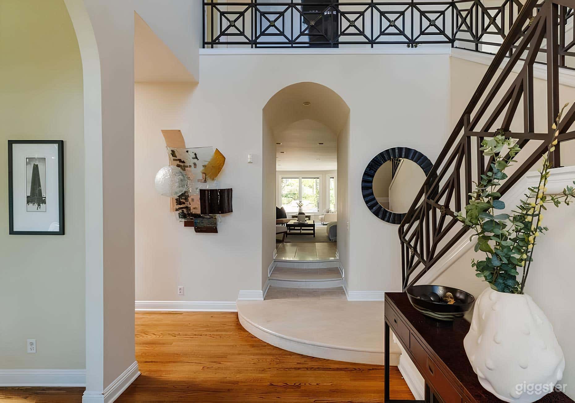 Elegant House Interior Photo 3