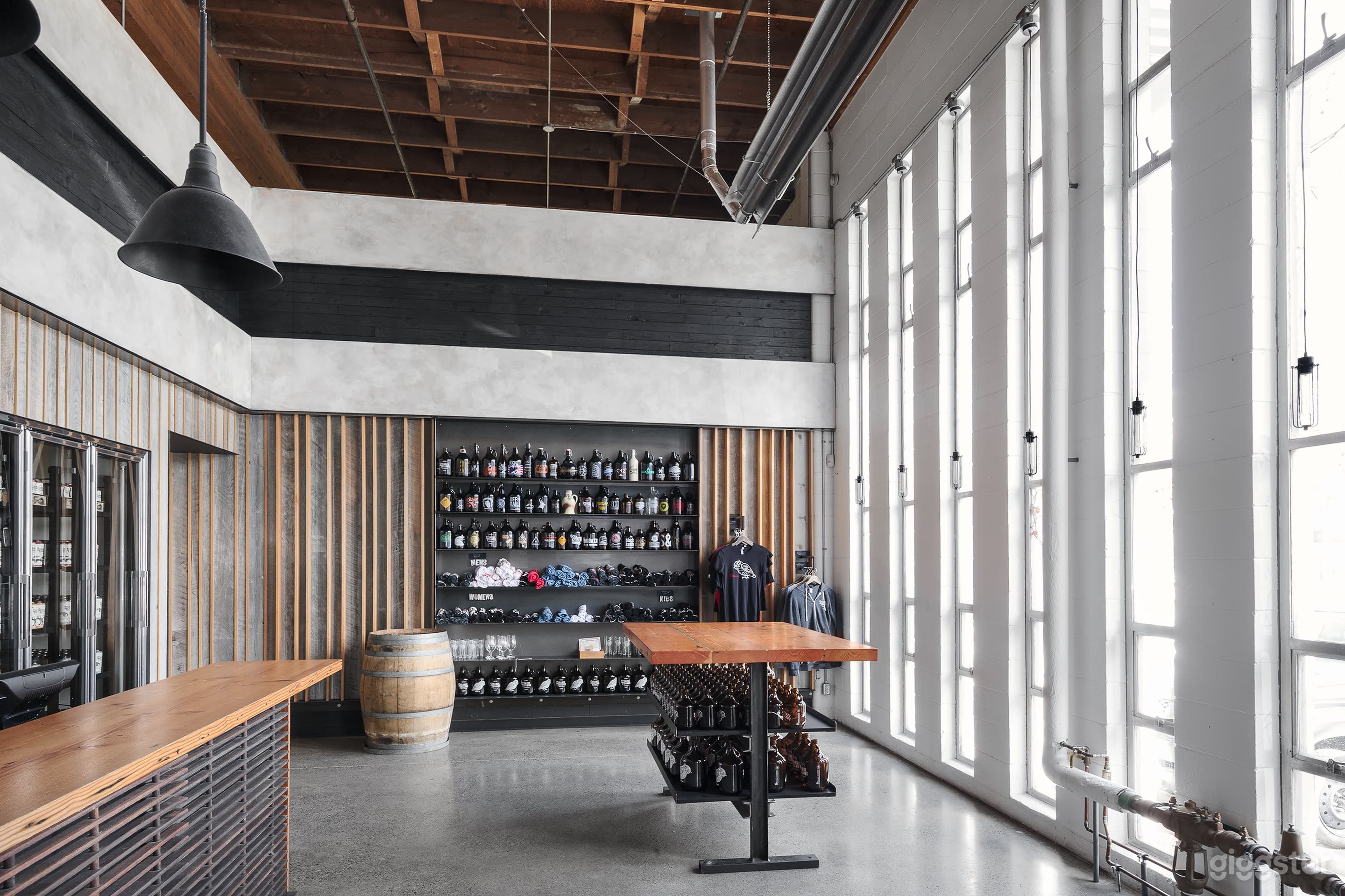 Craft Brewery, Tasting Room, Patio &amp; Private Room  Photo 4