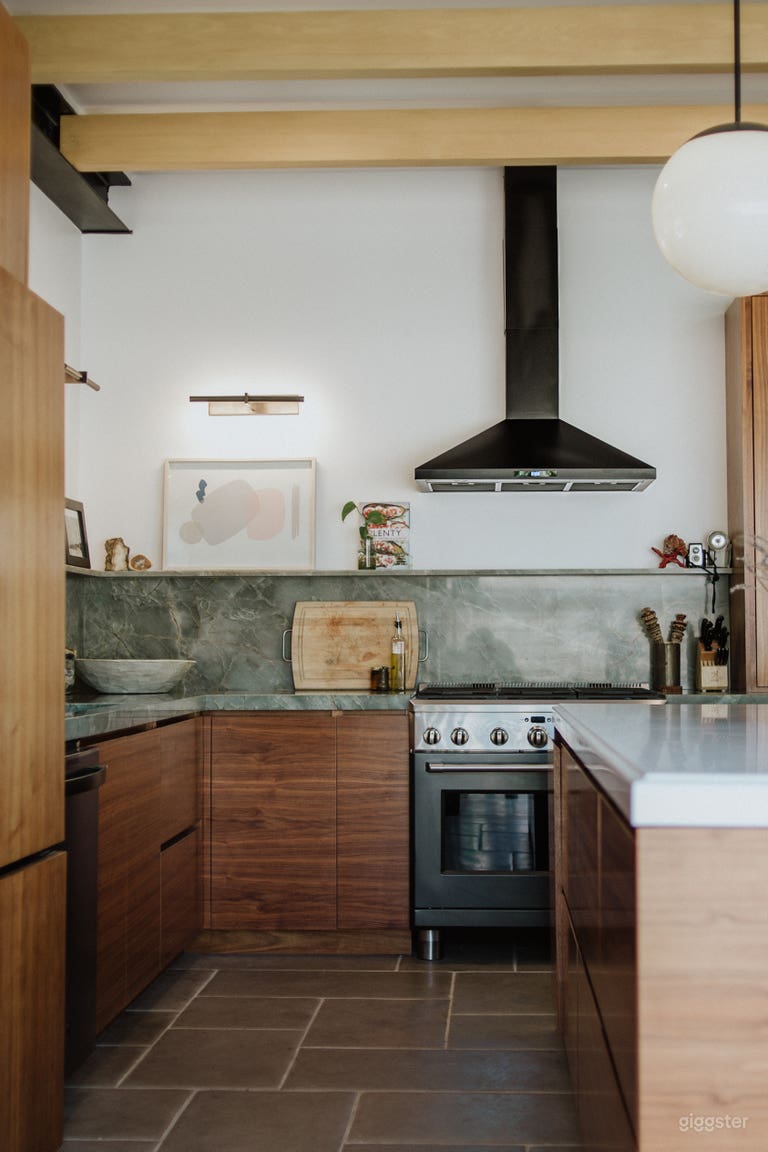  Modern Mediterranean House: Multiple Listings on 1 Property 