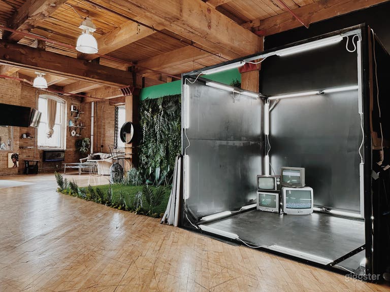  South Loop:Commercial | Lifestyle | Boudoir Studio 